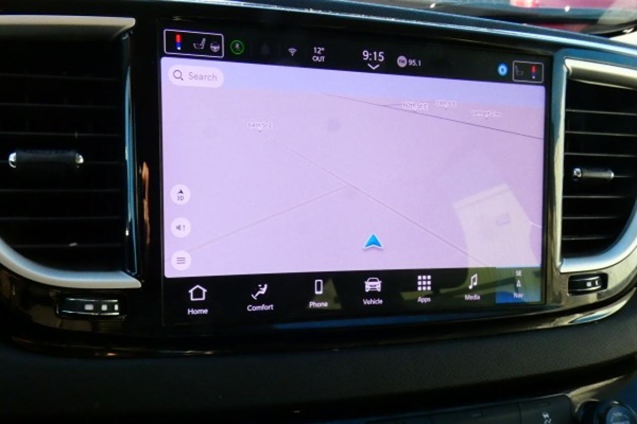 2024 Chrysler Grand Caravan SXT 2WD w/Htd cloth, NAV, BUC - Photo #14