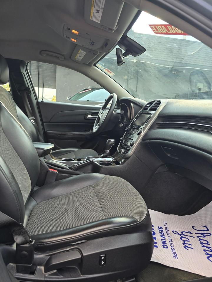 2015 Chevrolet Malibu 4dr Sdn LT w/1LT - Photo #10