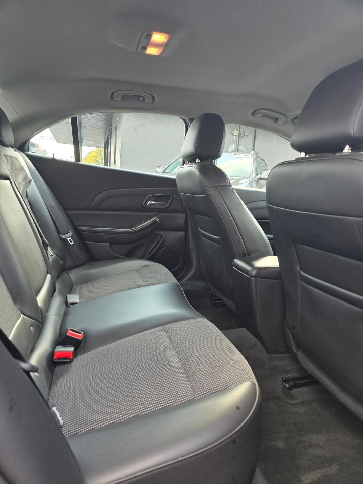 2015 Chevrolet Malibu 4dr Sdn LT w/1LT - Photo #11