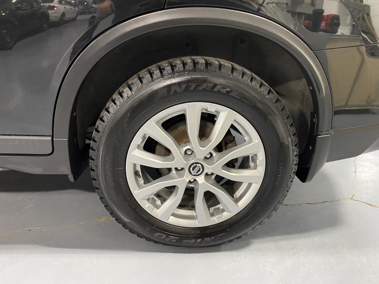 2018 Nissan Rogue SV - Photo #10