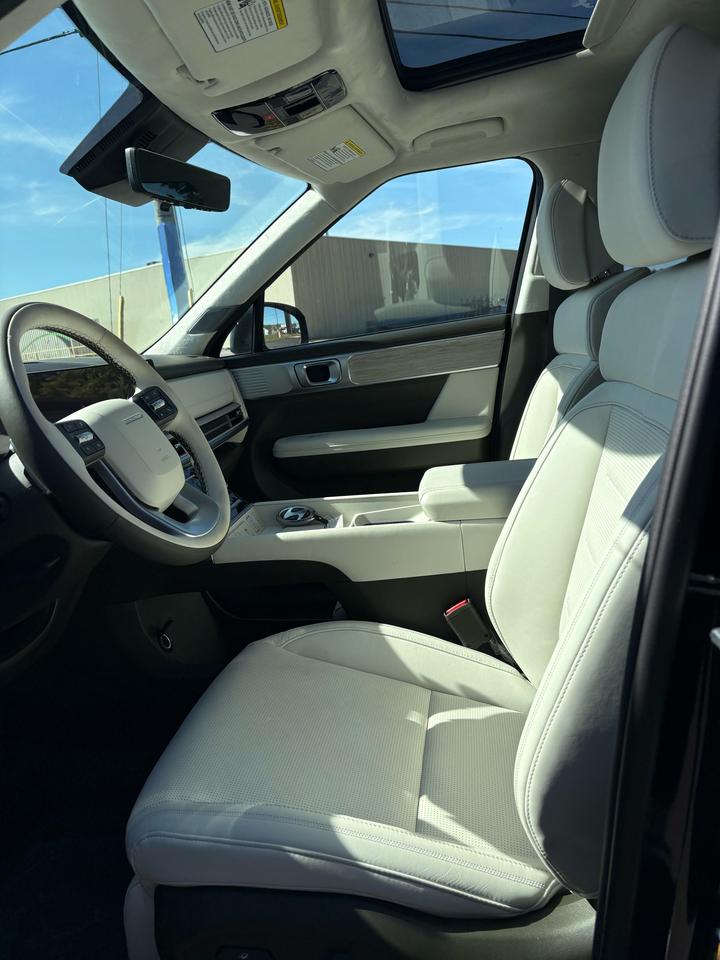 2025 Hyundai Santa Fe ULTIMATE CALLIGRAPHY BEIGE INTERIOR Photo