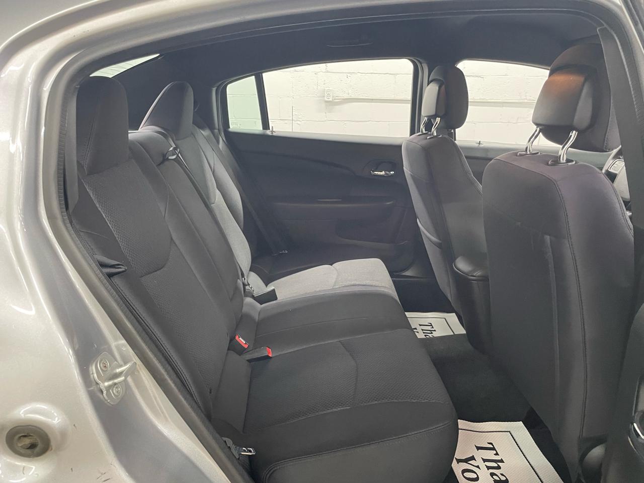 2014 Chrysler 200 4dr Sdn LX Photo9