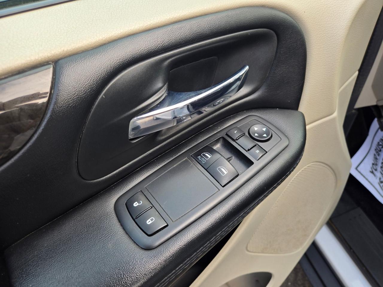 2019 Dodge Grand Caravan SE Plus Photo