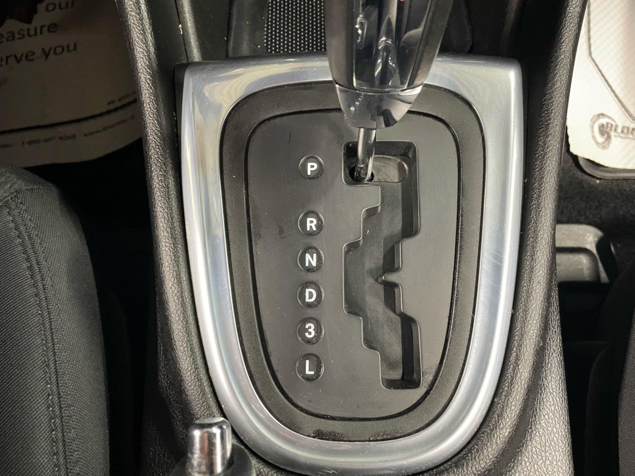 2014 Chrysler 200 4dr Sdn LX