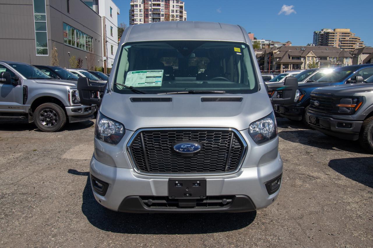 2024 Ford Transit Passenger Wagon T-350 148" MED ROOF XLT RWD Photo2