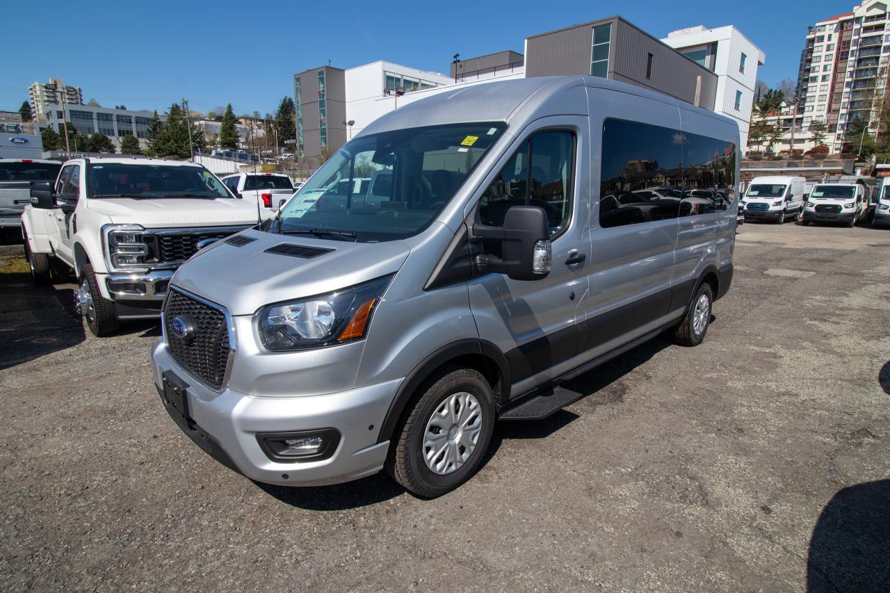 2024 Ford Transit Passenger Wagon T-350 148" MED ROOF XLT RWD Photo5
