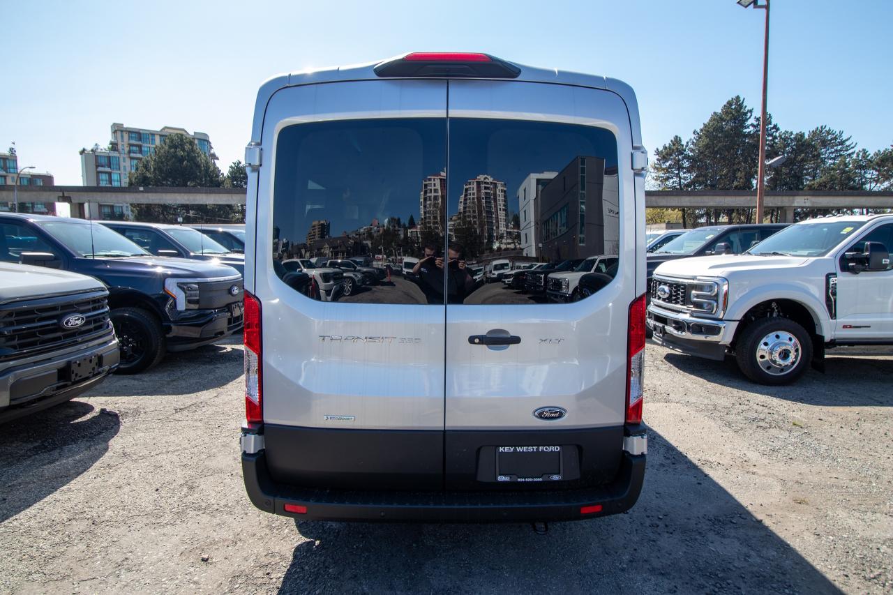 2024 Ford Transit Passenger Wagon T-350 148" MED ROOF XLT RWD Photo5