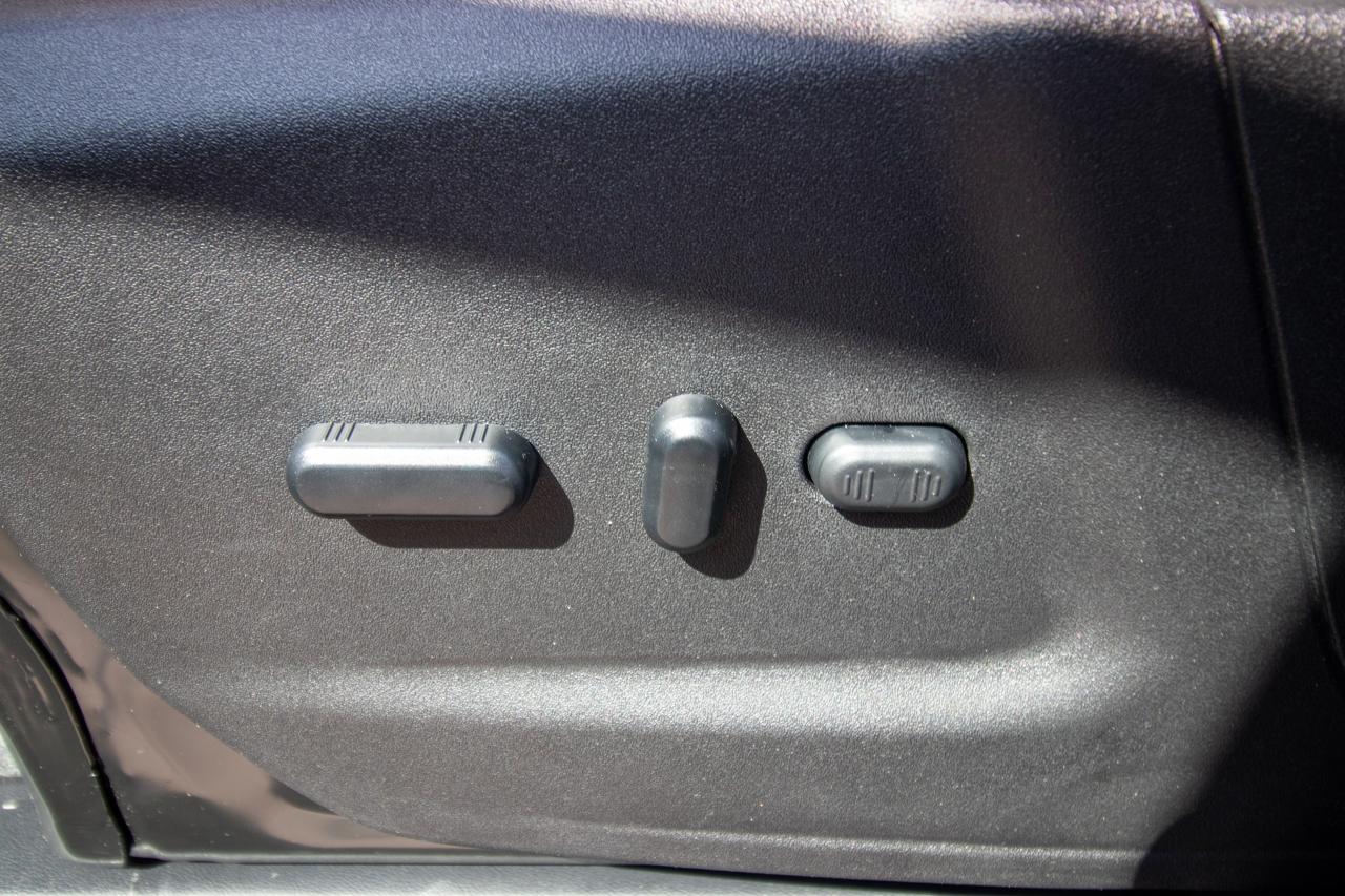 2024 Ford Transit Passenger Wagon T-350 148" MED ROOF XLT RWD Photo5