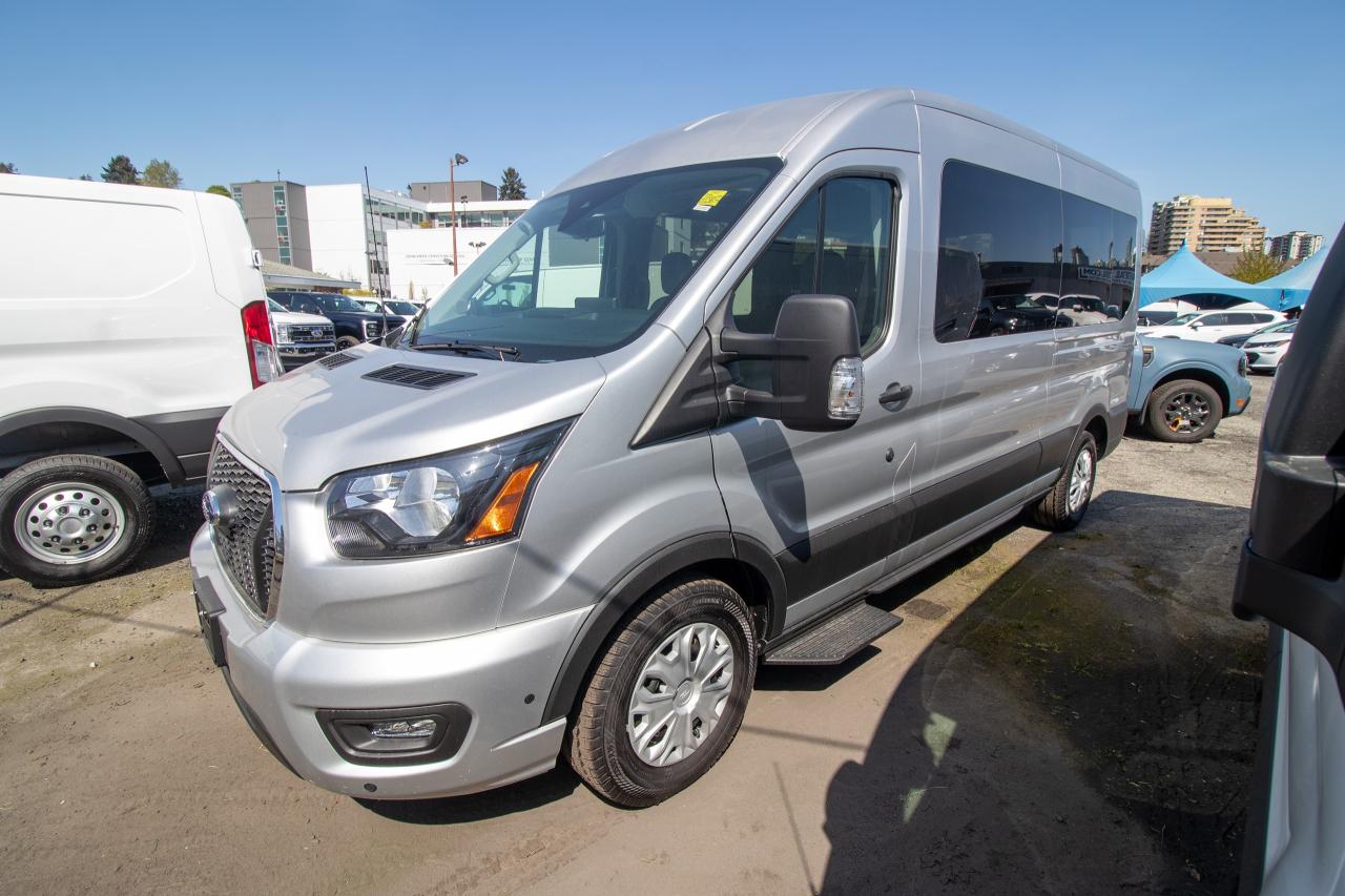 2024 Ford Transit Passenger Wagon T-350 148" MED ROOF XLT RWD Photo