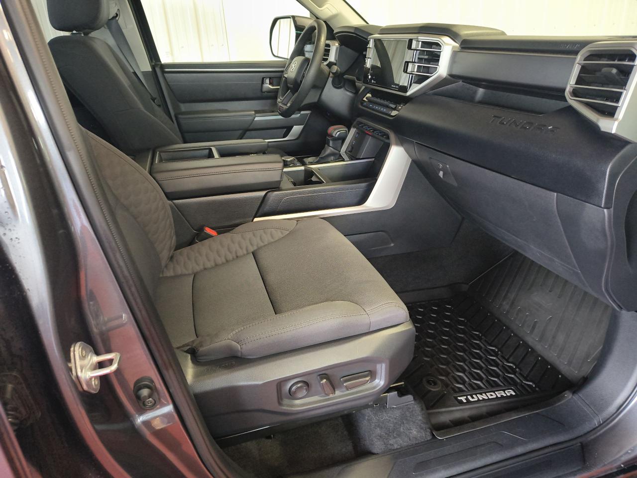2024 Toyota Tundra SR5 Photo0