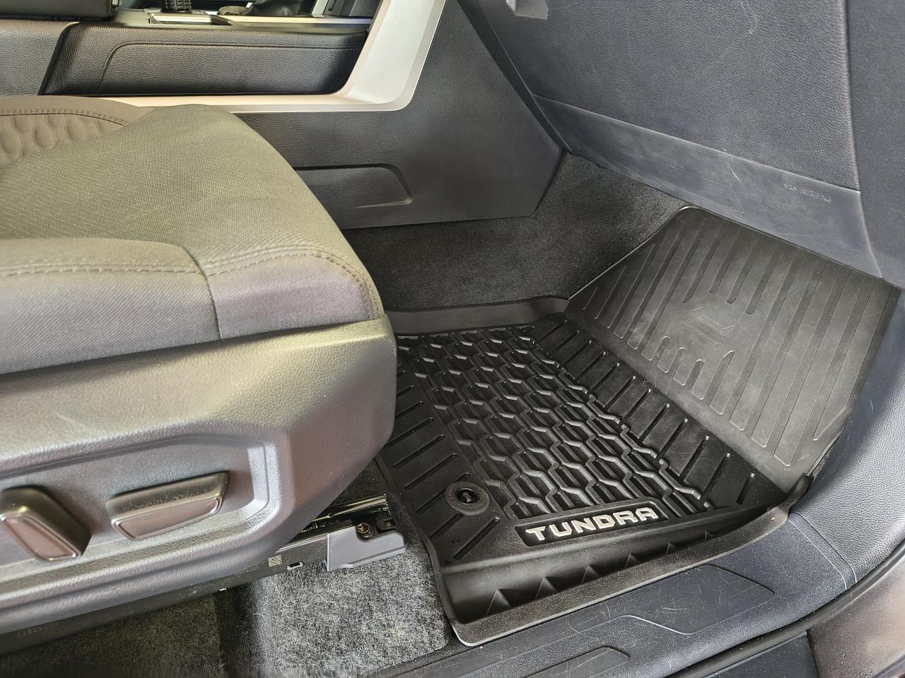 2024 Toyota Tundra SR5 Photo0