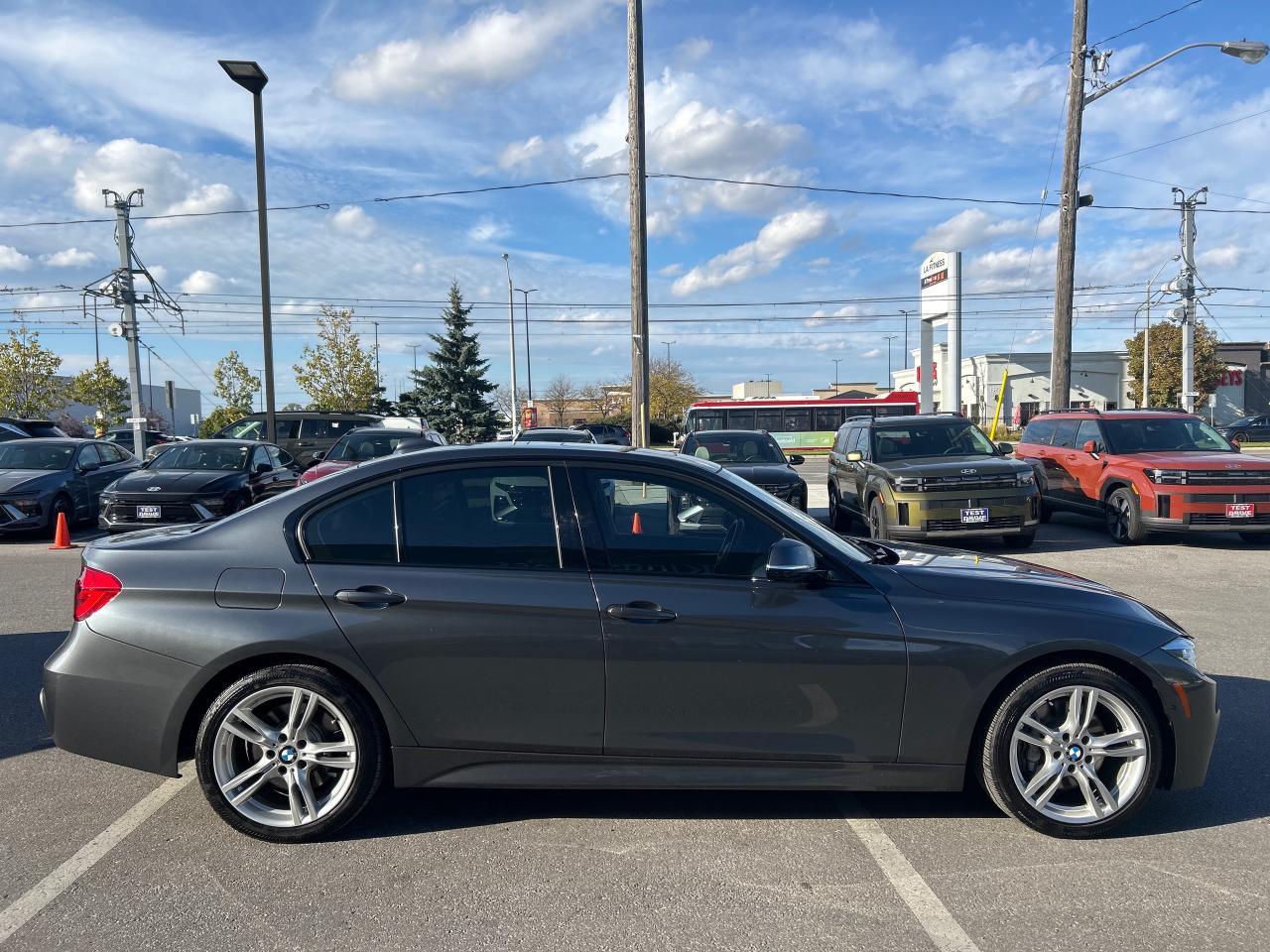 2018 BMW 330 i xDrive Photo