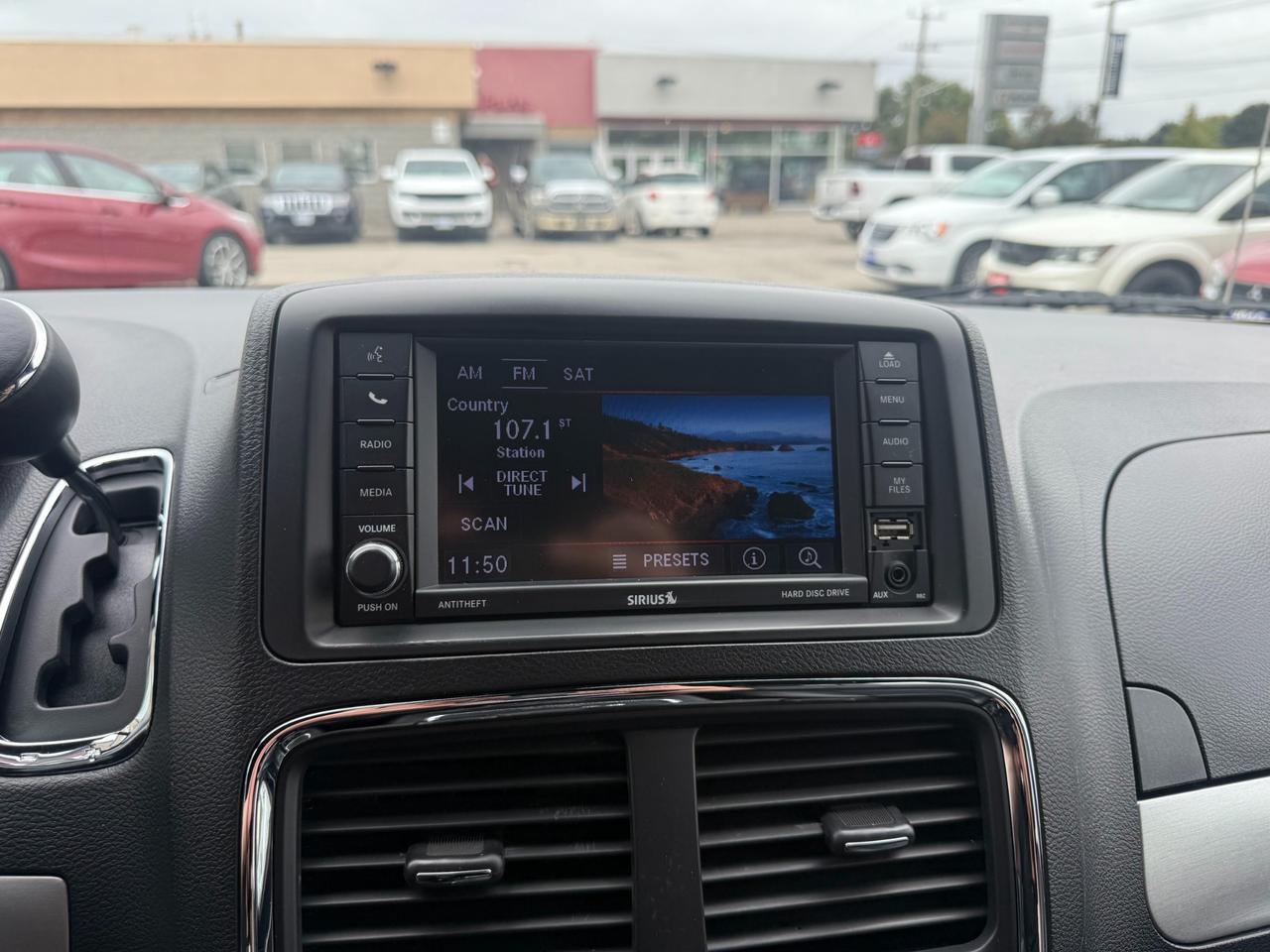 2019 Dodge Grand Caravan GT Full Stow N' Go! Photo