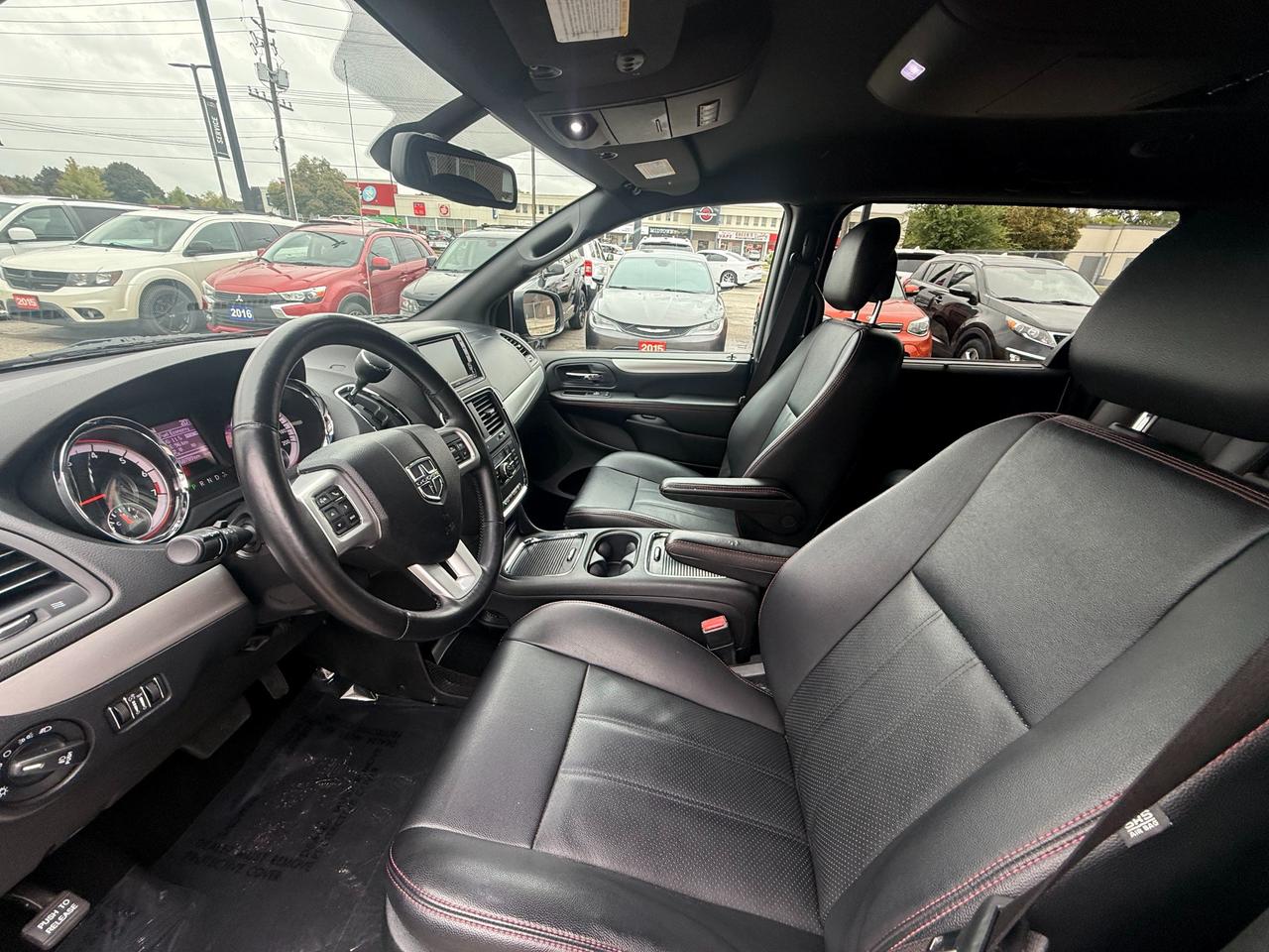 2019 Dodge Grand Caravan GT Full Stow N' Go! Photo