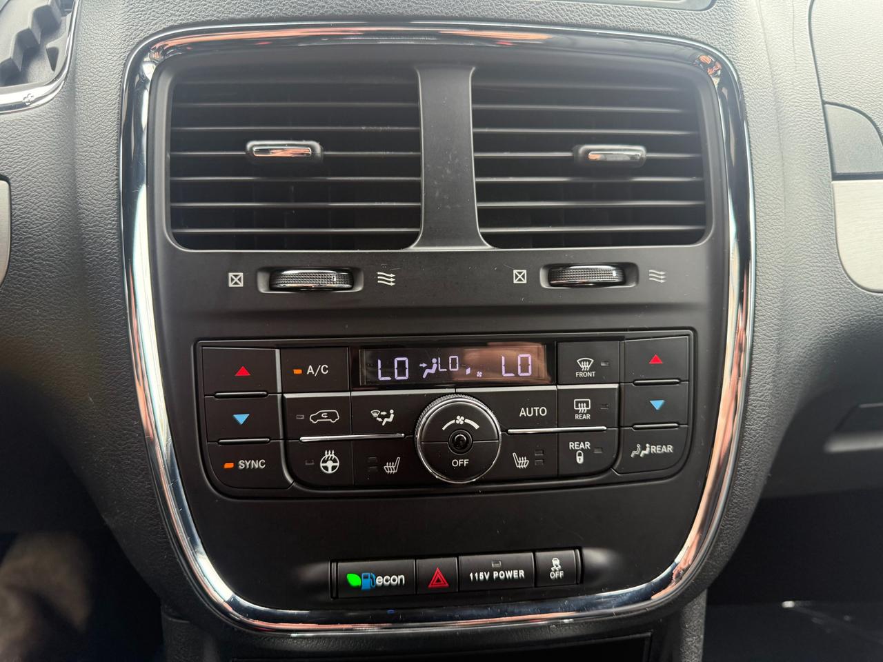 2019 Dodge Grand Caravan GT Full Stow N' Go! Photo