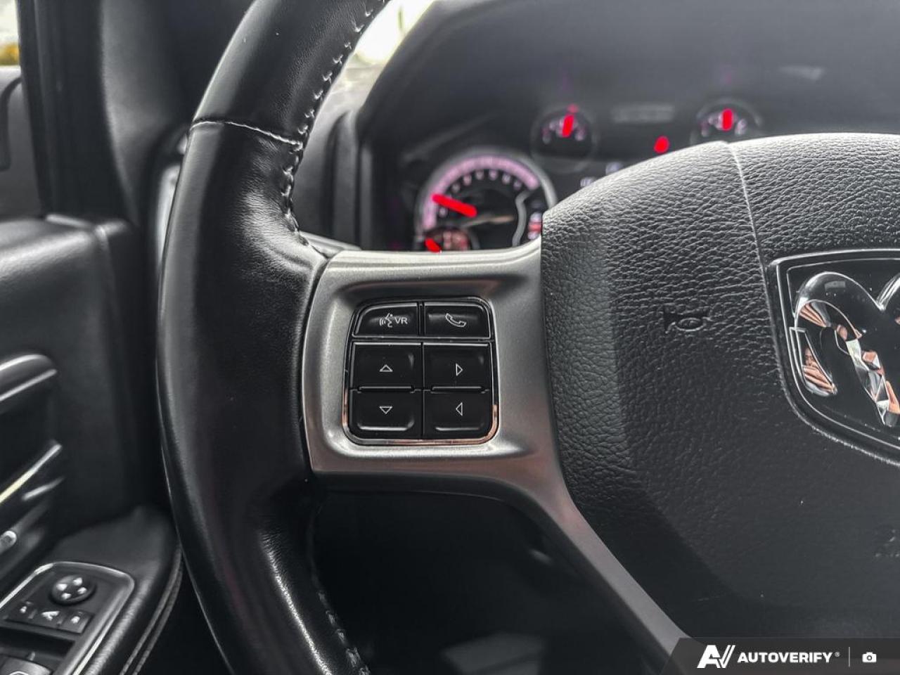 2021 RAM 1500 Classic WARLOCK / NO ACCIDENTS / 4X4 / HTD SEATS / V6 - Photo #20