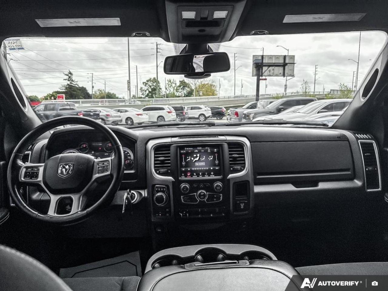 2021 RAM 1500 Classic WARLOCK / NO ACCIDENTS / 4X4 / HTD SEATS / V6 - Photo #12