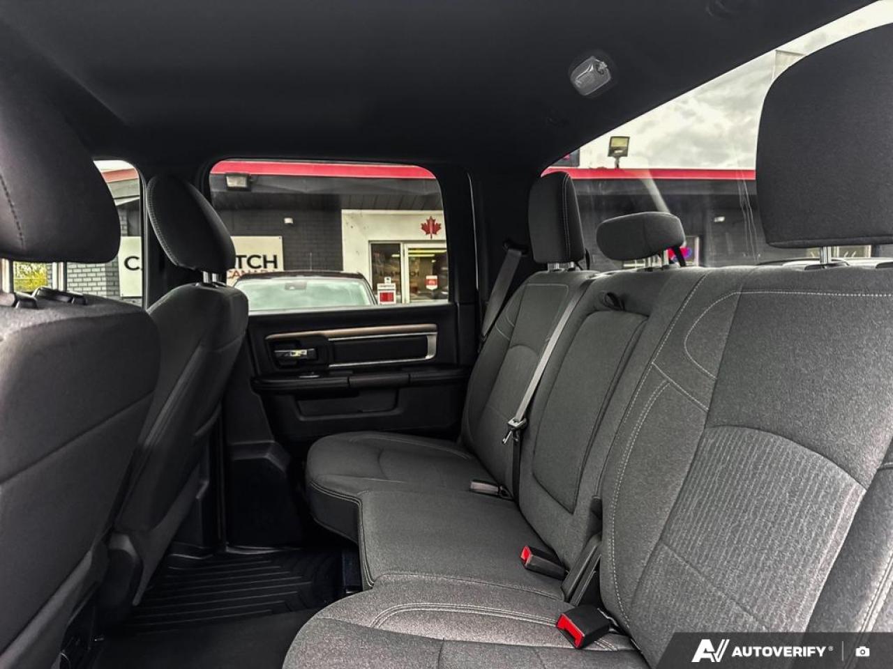 2021 RAM 1500 Classic WARLOCK / NO ACCIDENTS / 4X4 / HTD SEATS / V6 - Photo #11