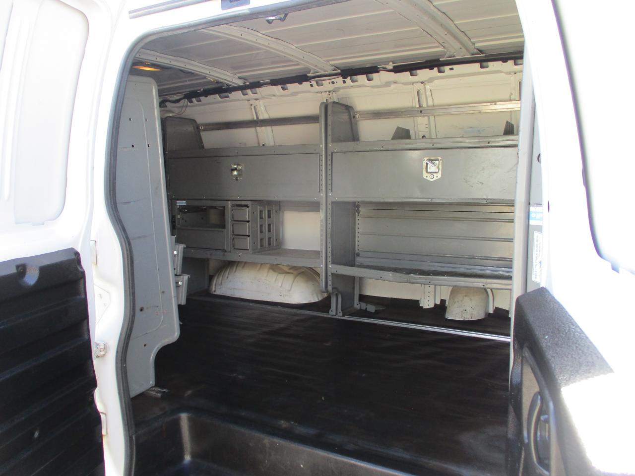 2014 GMC Savana Cargo Van RWD 2500 135" - Photo #7