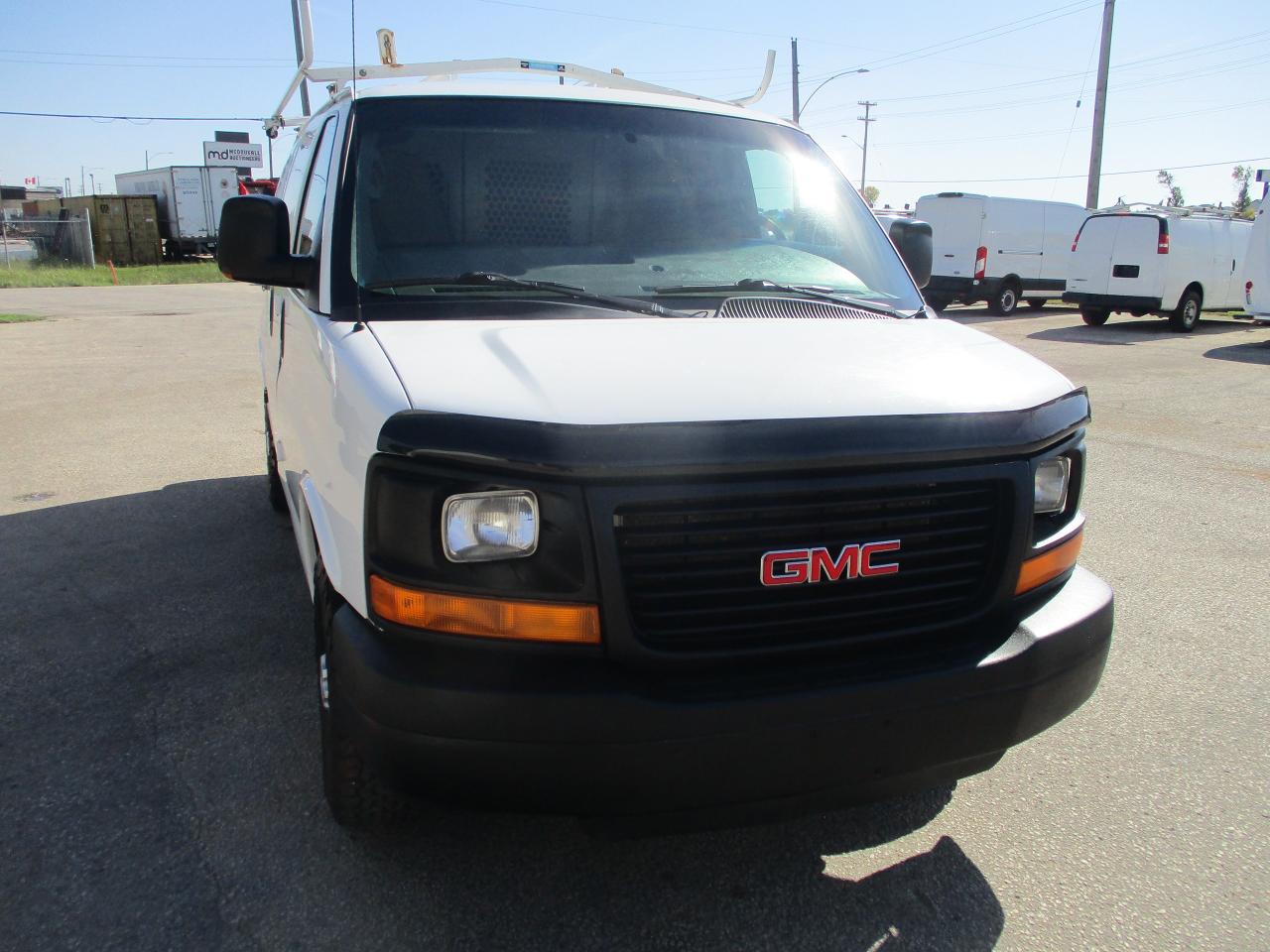 2014 GMC Savana Cargo Van RWD 2500 135" - Photo #2