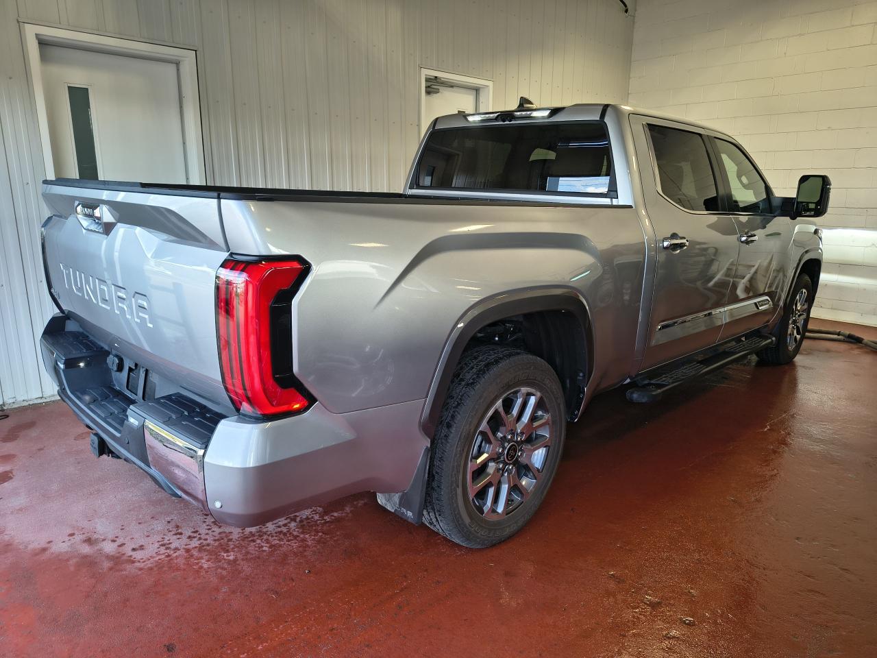 2024 Toyota Tundra Platinum Photo0