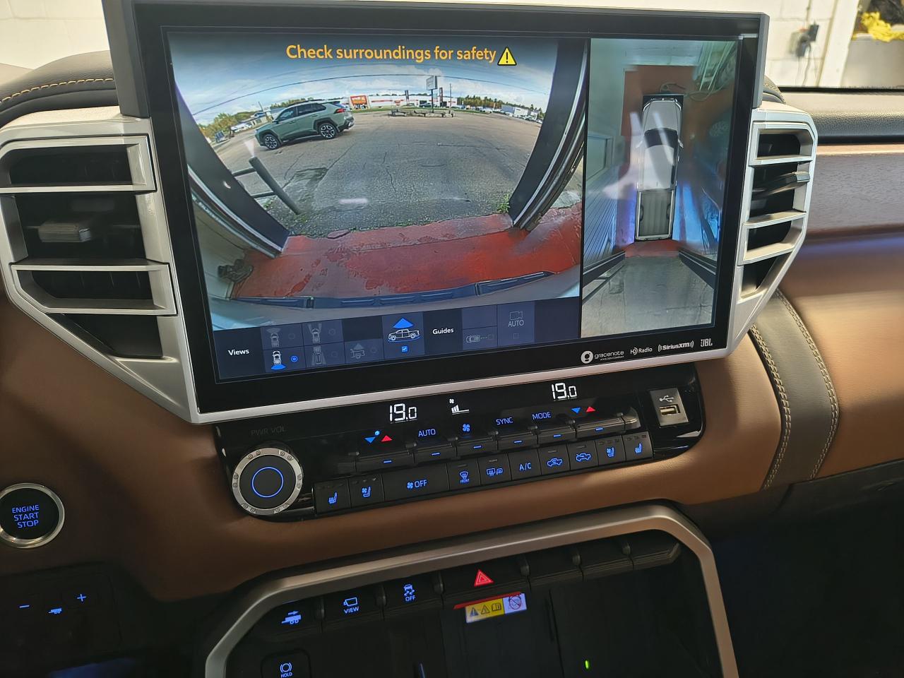 2024 Toyota Tundra Platinum Photo0