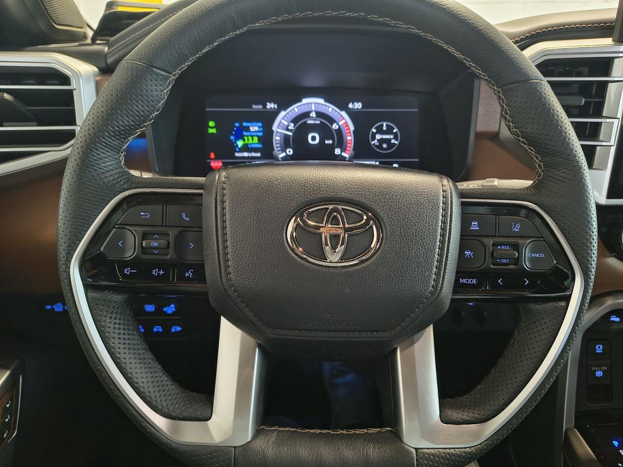 2024 Toyota Tundra Platinum Photo0