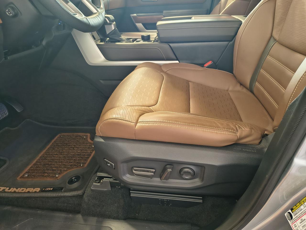 2024 Toyota Tundra Platinum Photo0