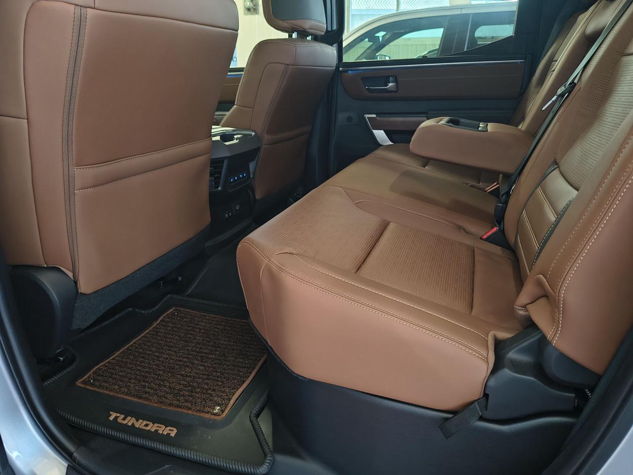 2024 Toyota Tundra Platinum Photo0