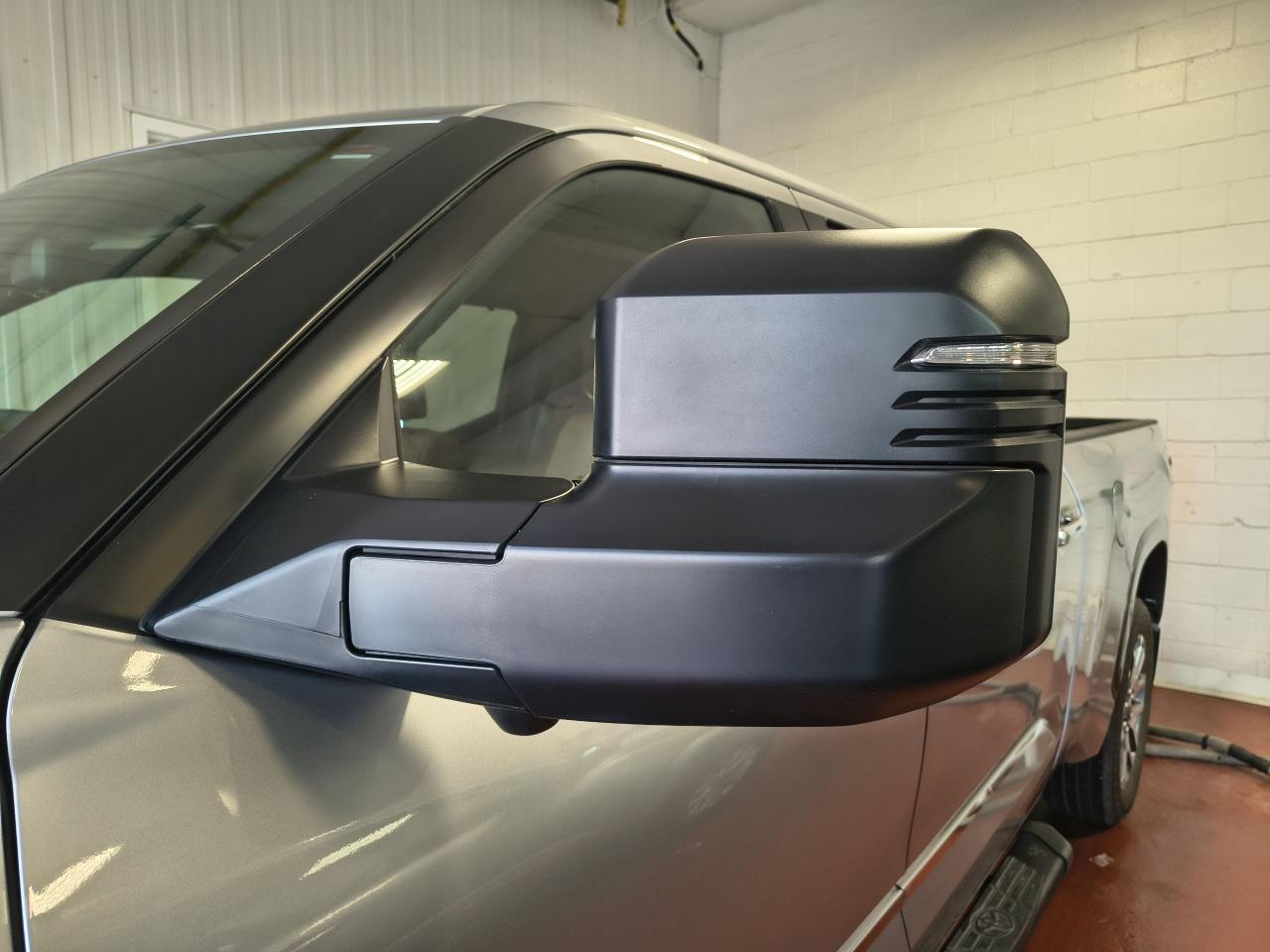 2024 Toyota Tundra Platinum Photo0