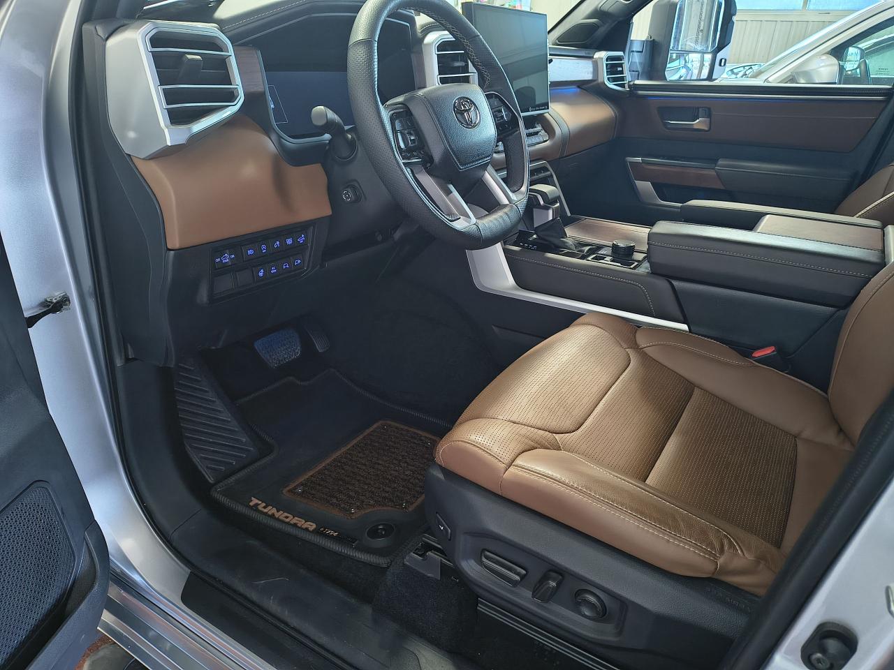 2024 Toyota Tundra Platinum Photo0