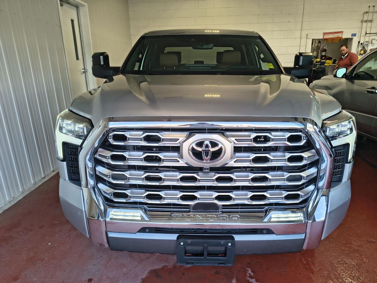 2024 Toyota Tundra Platinum Photo0