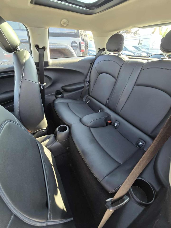2014 MINI Cooper  - Photo #9