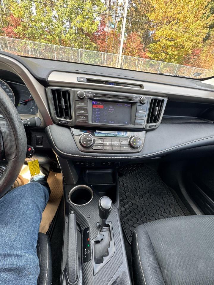 2013 Toyota RAV4 XLE - Photo #7