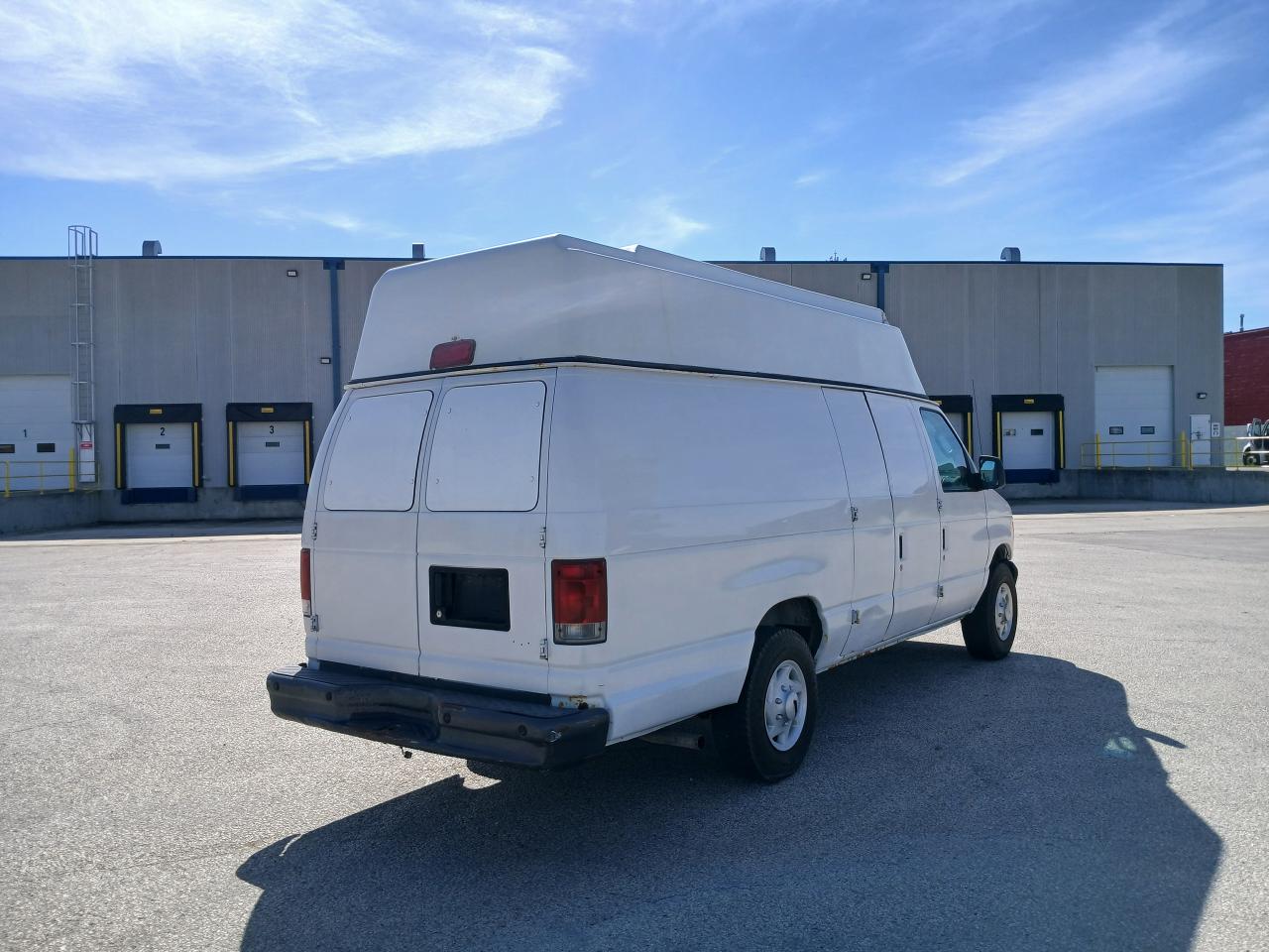 2007 Ford Econoline Commercial - Photo #5