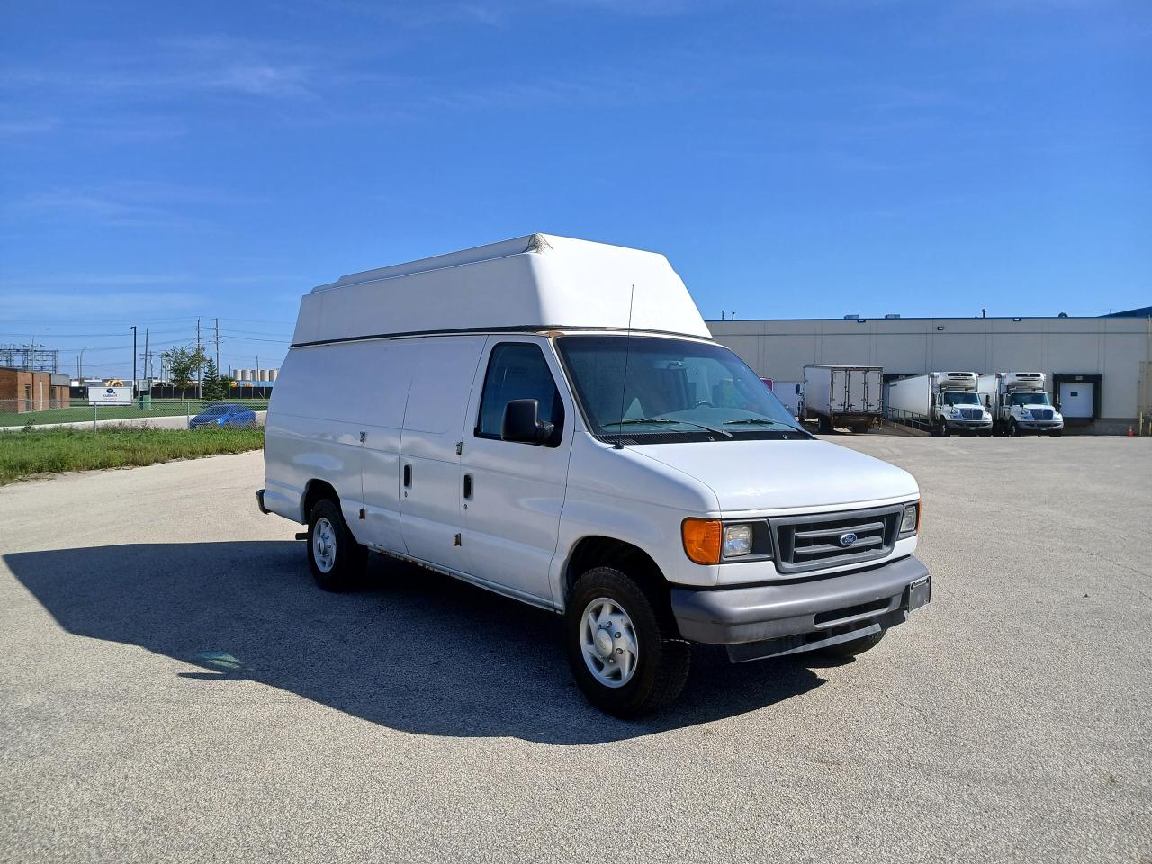 2007 Ford Econoline Commercial - Photo #3