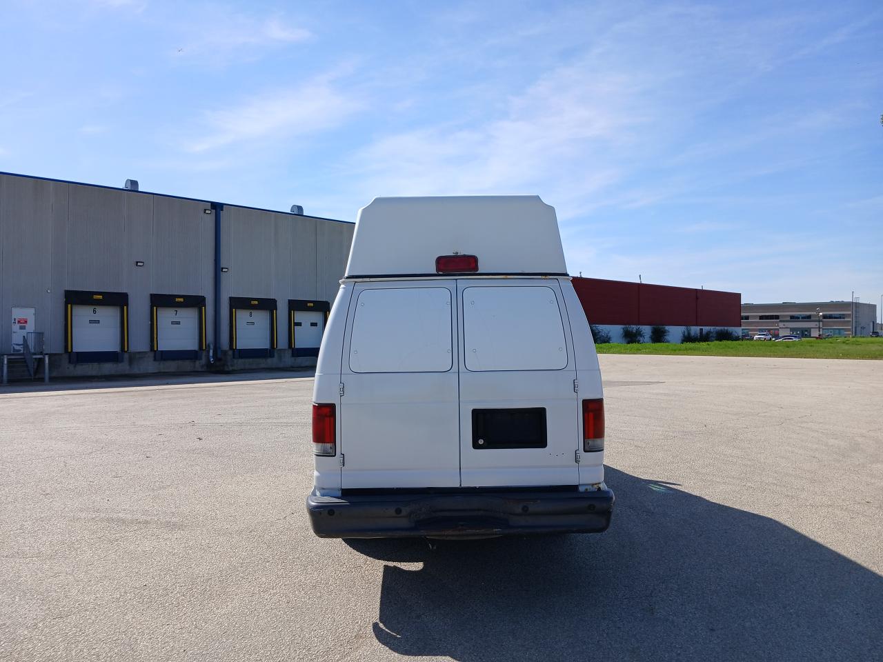 2007 Ford Econoline Commercial - Photo #6