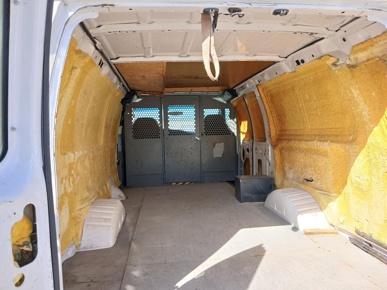 2007 Ford Econoline Commercial - Photo #11