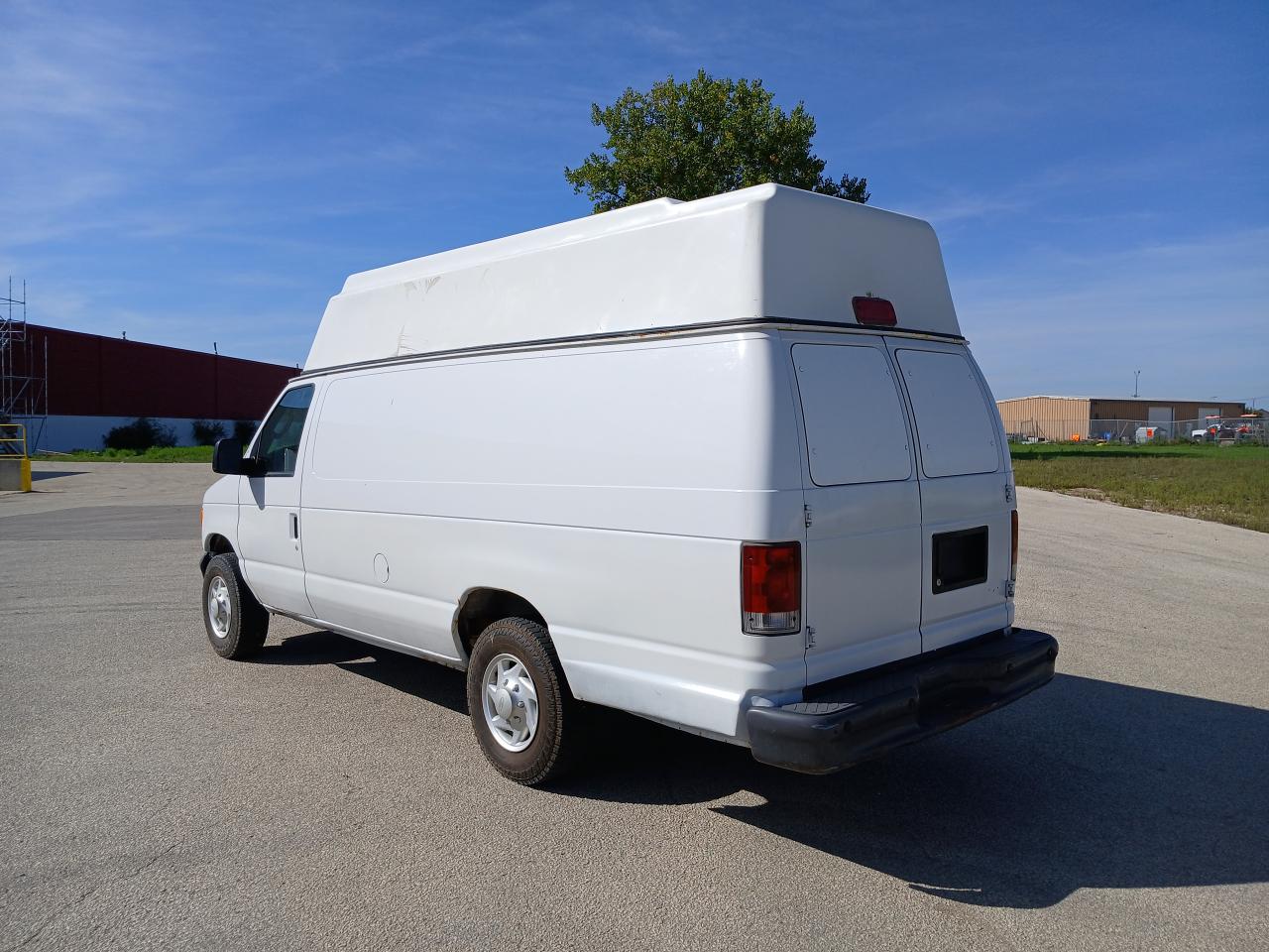 2007 Ford Econoline Commercial - Photo #7