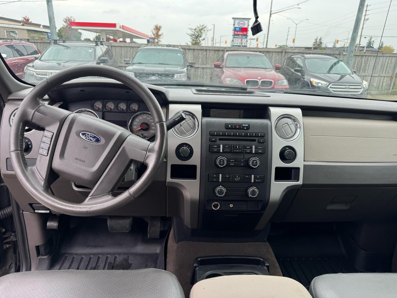 2009 Ford F-150 XLT, 5.4 V8, WELL MAINTAINED, 4X4, TOPPER - Photo #14