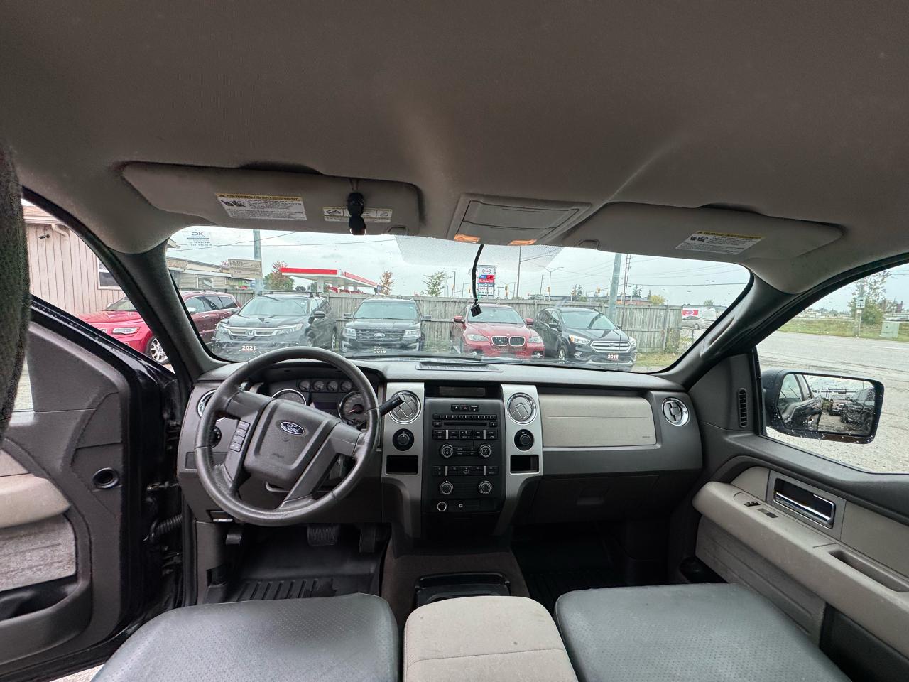 2009 Ford F-150 XLT, 5.4 V8, WELL MAINTAINED, 4X4, TOPPER - Photo #13