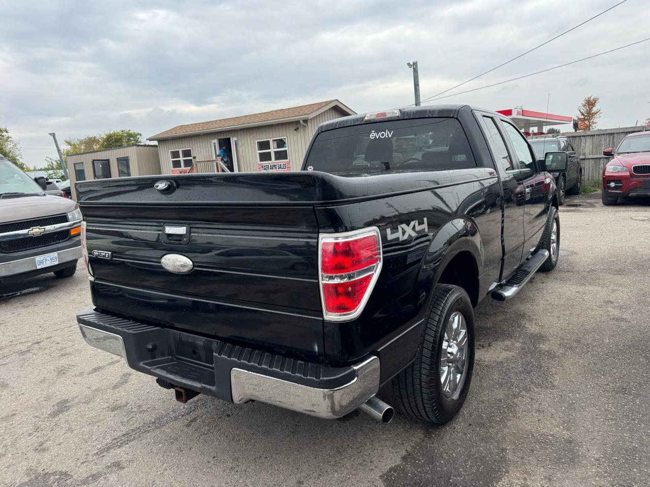 2009 Ford F-150 XLT, 5.4 V8, WELL MAINTAINED, 4X4, TOPPER - Photo #5