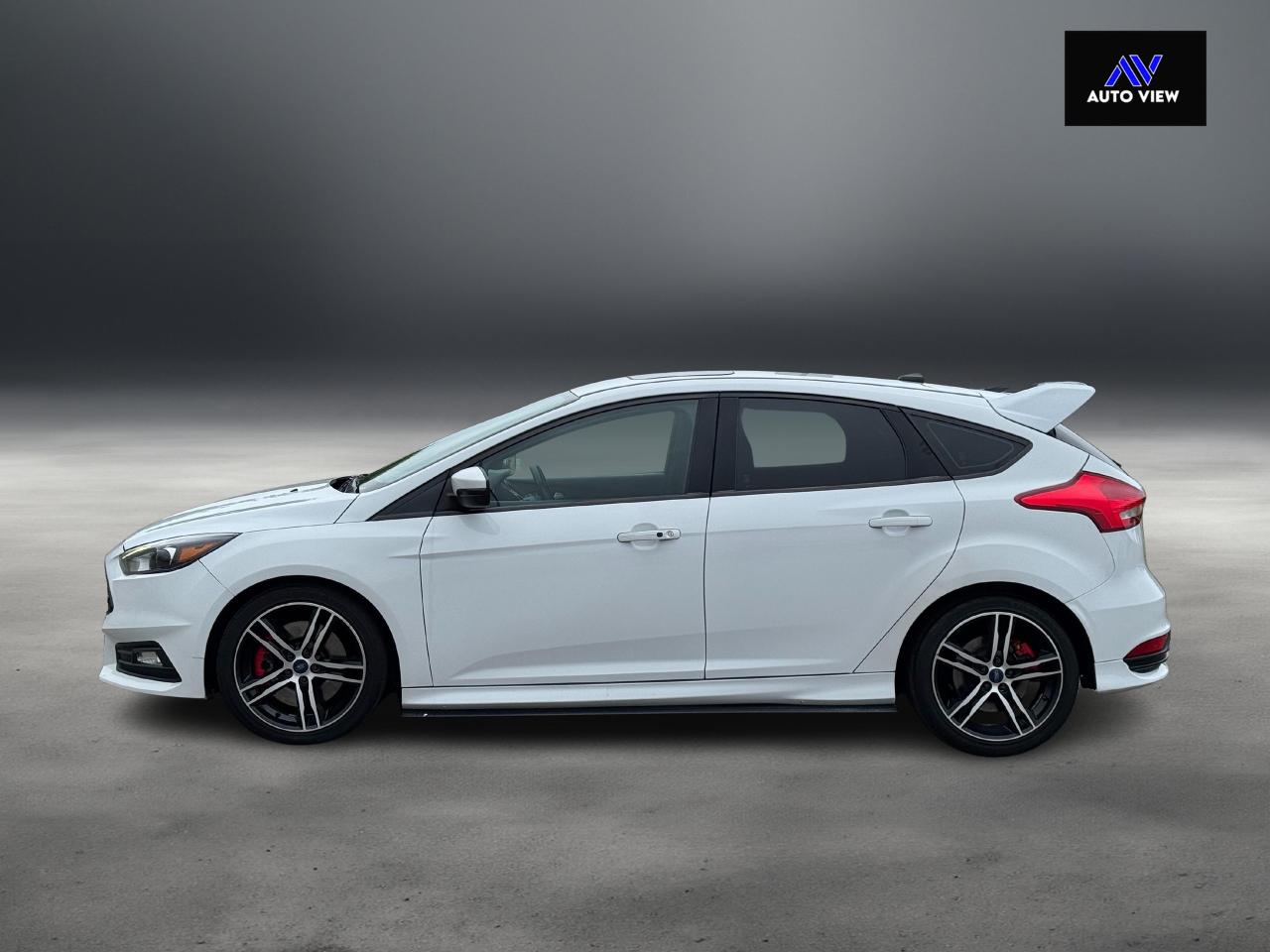 2018 Ford Focus ST **TASTEFULLY MODIFIED** - Photo #8