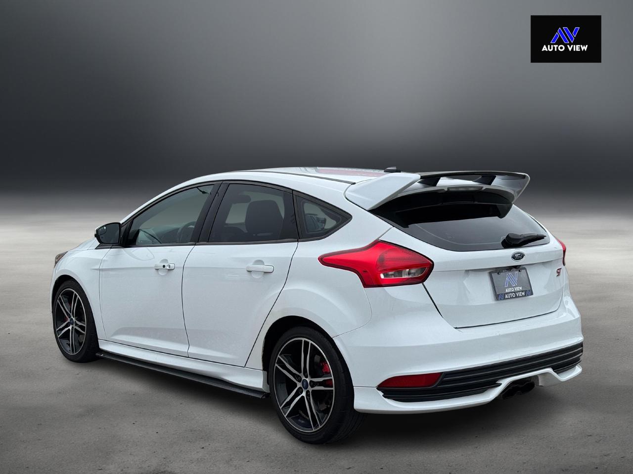 2018 Ford Focus ST **TASTEFULLY MODIFIED** - Photo #7