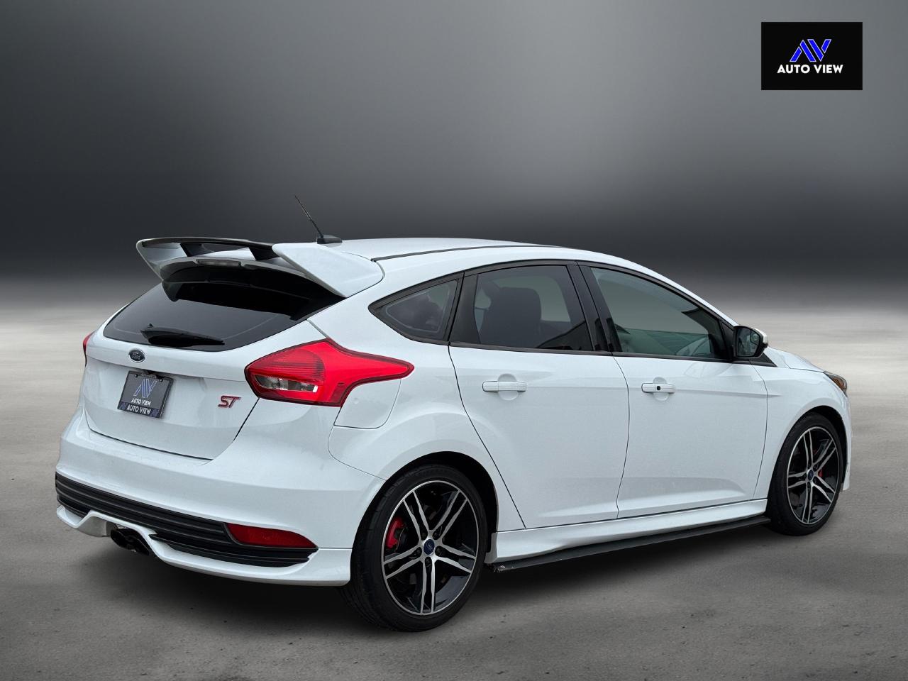2018 Ford Focus ST **TASTEFULLY MODIFIED** - Photo #5