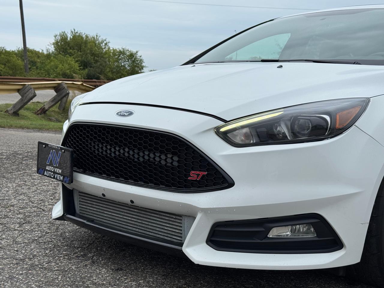 2018 Ford Focus ST **TASTEFULLY MODIFIED** - Photo #10