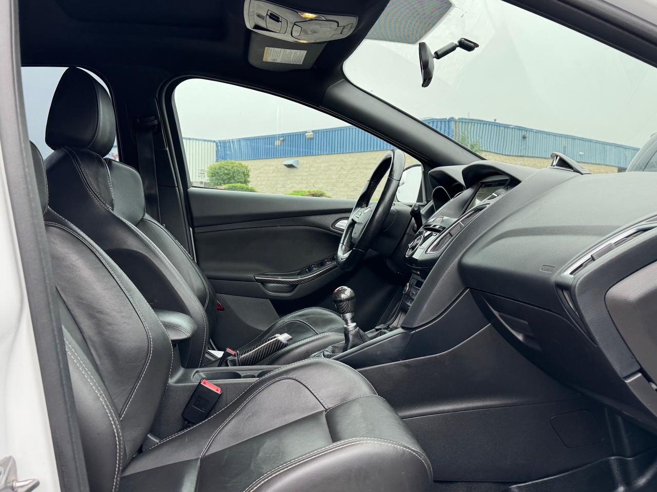 2018 Ford Focus ST **TASTEFULLY MODIFIED** - Photo #36
