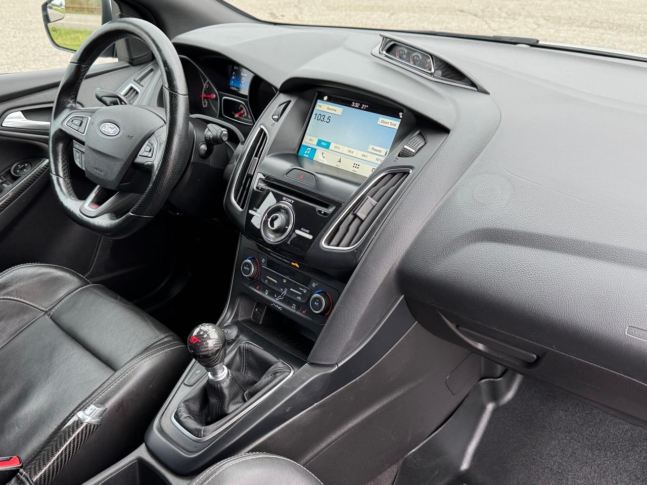 2018 Ford Focus ST **TASTEFULLY MODIFIED** - Photo #37