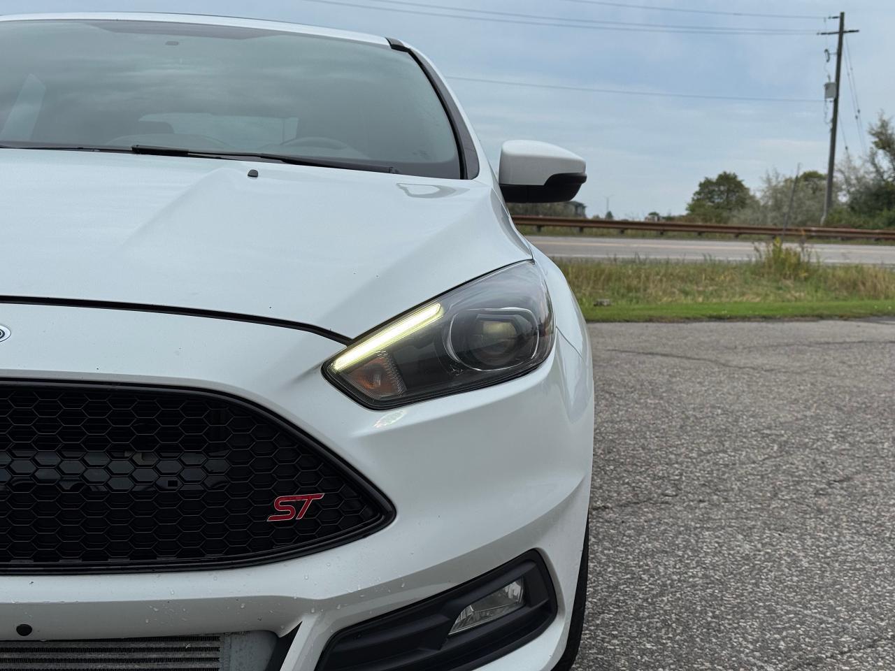 2018 Ford Focus ST **TASTEFULLY MODIFIED** - Photo #11