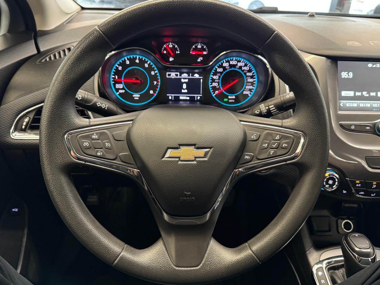 2018 Chevrolet Cruze LT+New Brakes+ApplePlay+Remote Start+CLEAN CARFAX Photo10